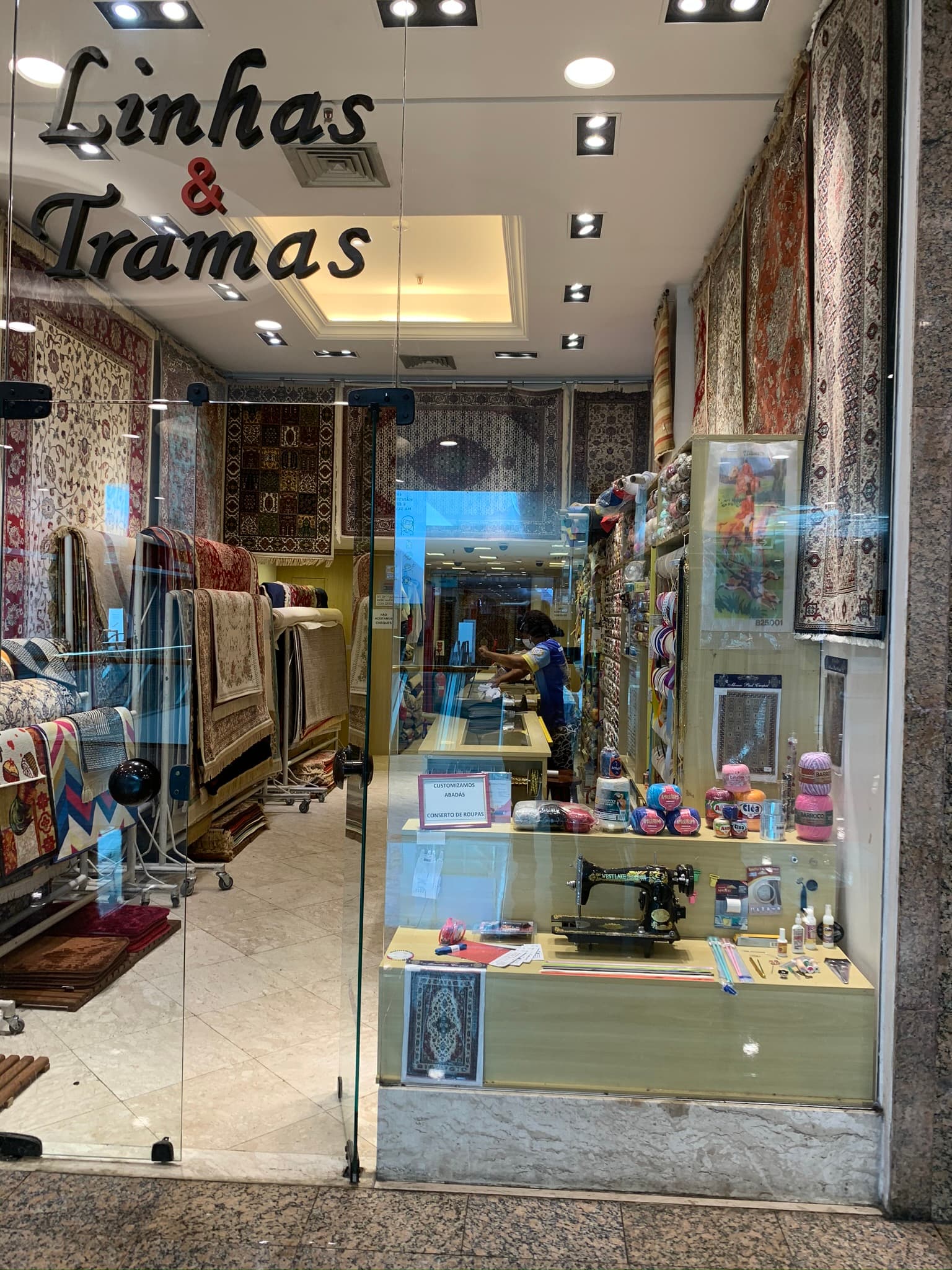 Fachada da loja Linhas&Tramas no BarraShopping